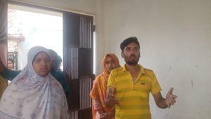 আহত সোহেল বলেন আমাকে ও আমার স্ত্রীকে আমার স্ত্রীকে বেদম মারধর করে শামছুন্নাহারের পরিবারের লোকজন।